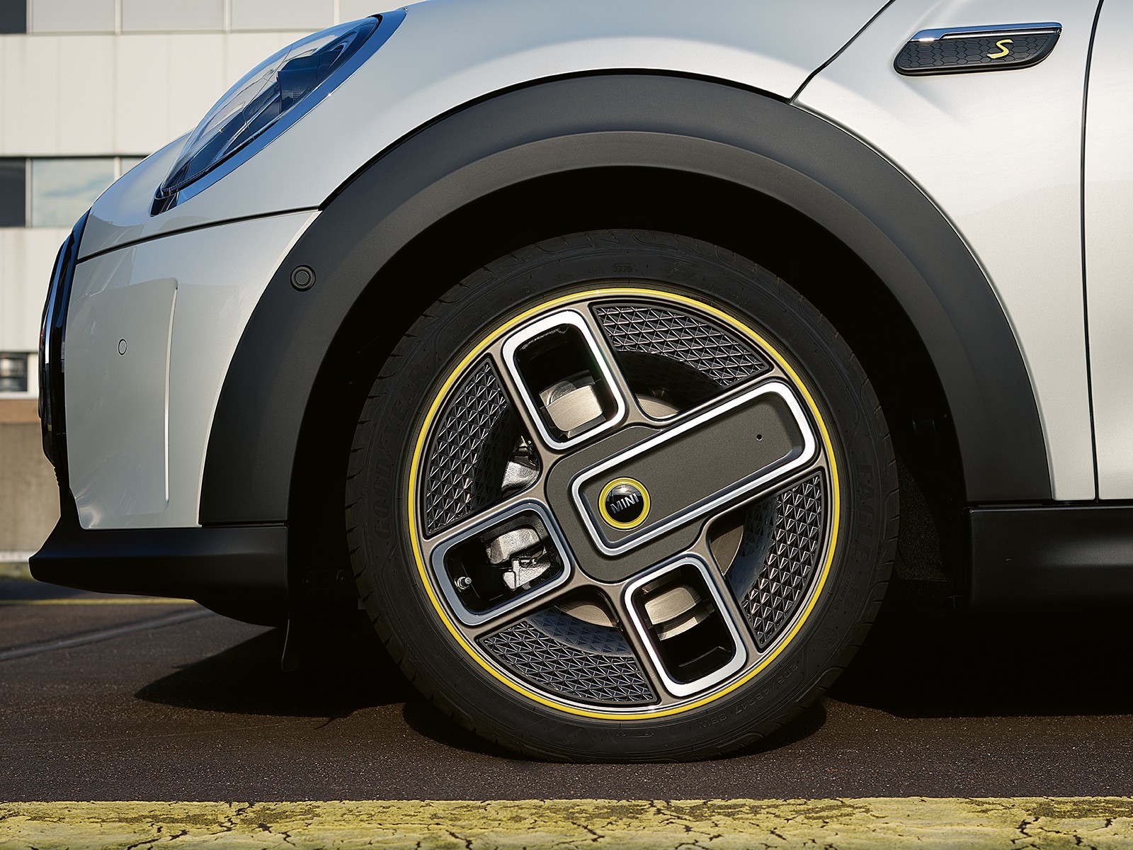 MINI 3 portes Cooper SE – jantes 17" – power spoke MINI 3 portes Cooper SE – jantes 17" – power spoke